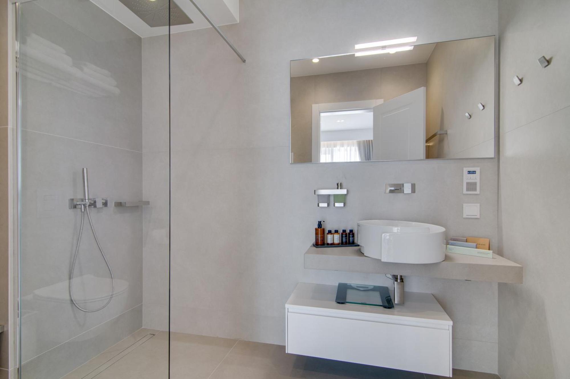 Livinghome Suites Парга Экстерьер фото